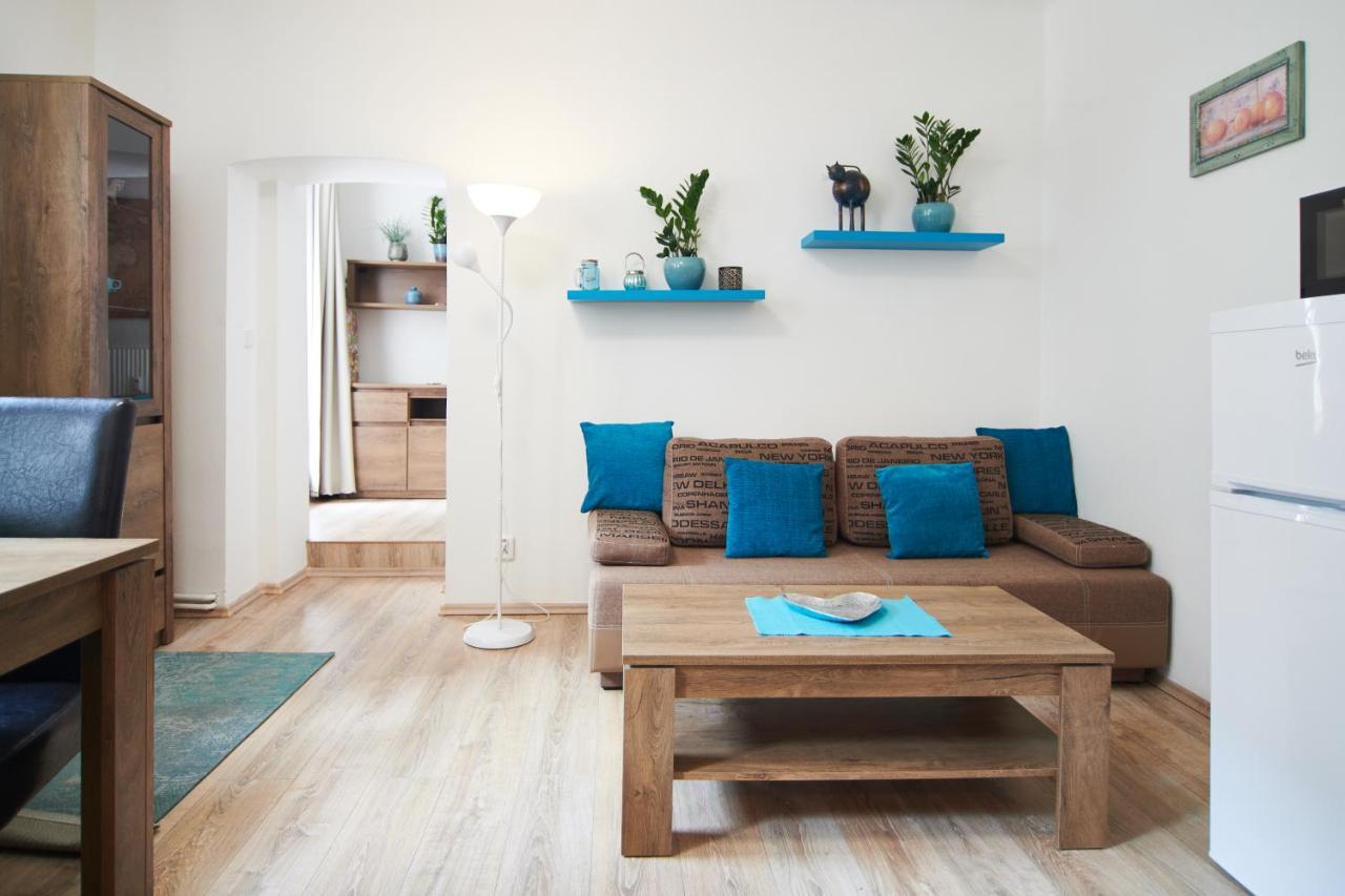 Nice Home To Stay At Prague Close To Castle With Terrace And Garden Buitenkant foto