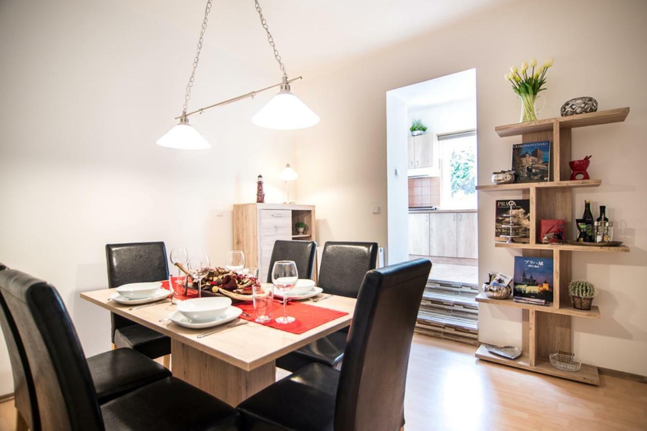 Nice Home To Stay At Prague Close To Castle With Terrace And Garden Kamer foto